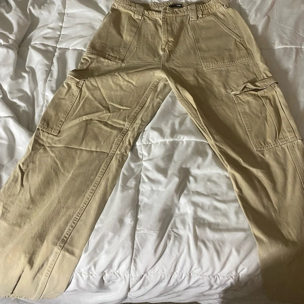 Cargo pants - Picture 1 of 3